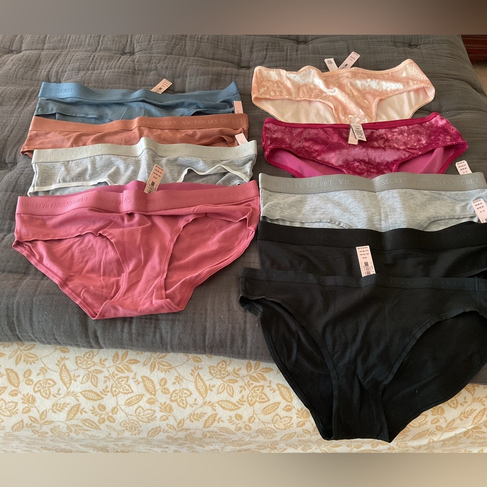Victoria's Secret Women's hiphuggers lot of 9 panty size M